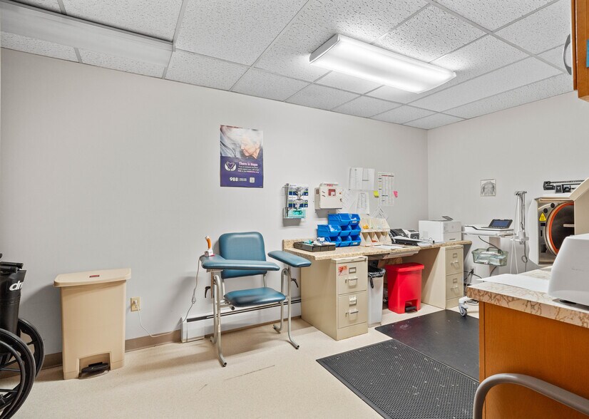 More Photos Of 400 W Butler St, Mercer Medical For Sale