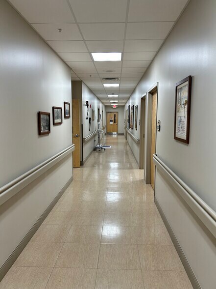More Photos Of 700 Technology Dr, Charleston Hospital For Sale