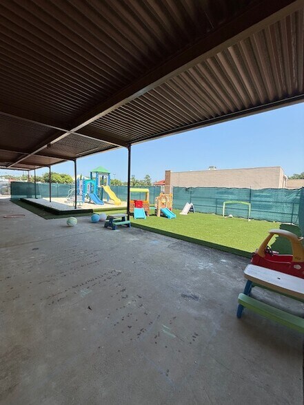 More Photos Of 1045 S US Hwy 331, Defuniak Springs Daycare Center For Lease