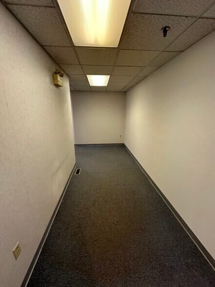 More Photos Of 4801 Hermitage Rd, Richmond Office For Lease