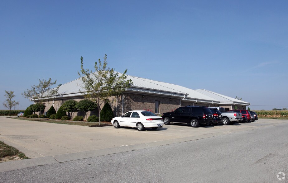 More Photos Of 1463 W Westridge Pky, Greensburg Medical For Lease
