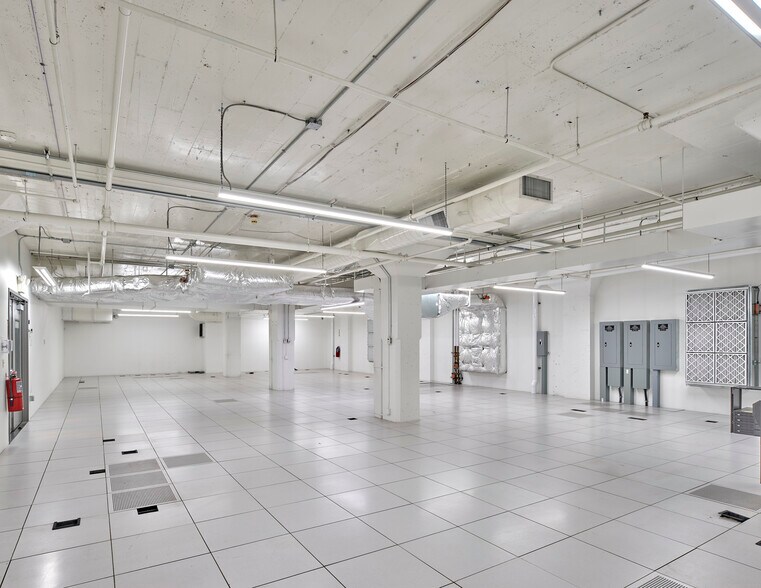 More Photos Of 2245 1st Ave S, Seattle Warehouse For Lease