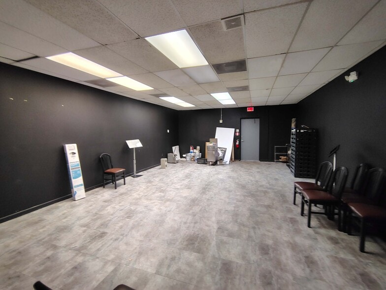 More Photos Of 8031-8041 W Sample Rd, Coral Springs Storefront For Lease