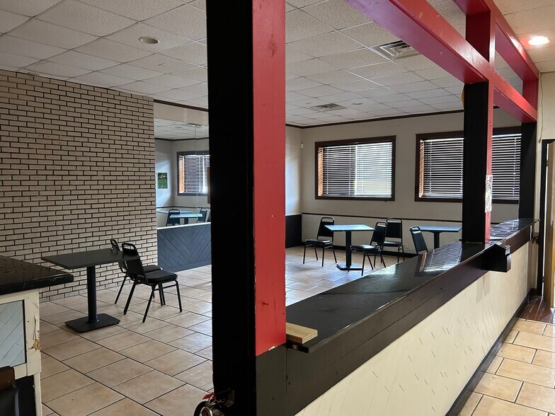 More Photos Of 6347-6359 E Navy Rd, Millington Freestanding For Sale