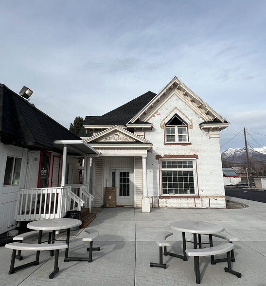 Primary Photo Of 111 E 300 S, Spanish Fork Convenience Store For Lease