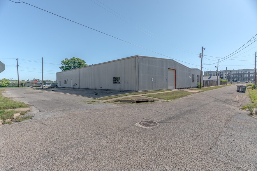More Photos Of 301 Burke Ave, Jonesboro Warehouse For Sale