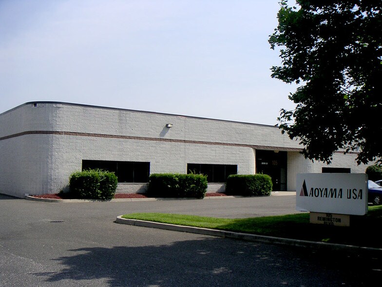 More Photos Of 105 Remington Blvd, Ronkonkoma Warehouse For Lease