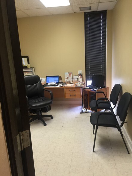 More Photos Of 2555 Lincoln Hwy, Olympia Fields Medical For Lease