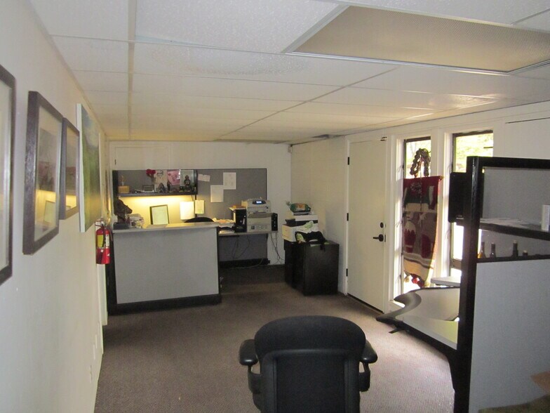 More Photos Of 459-461 Walnut St, Napa Warehouse For Lease