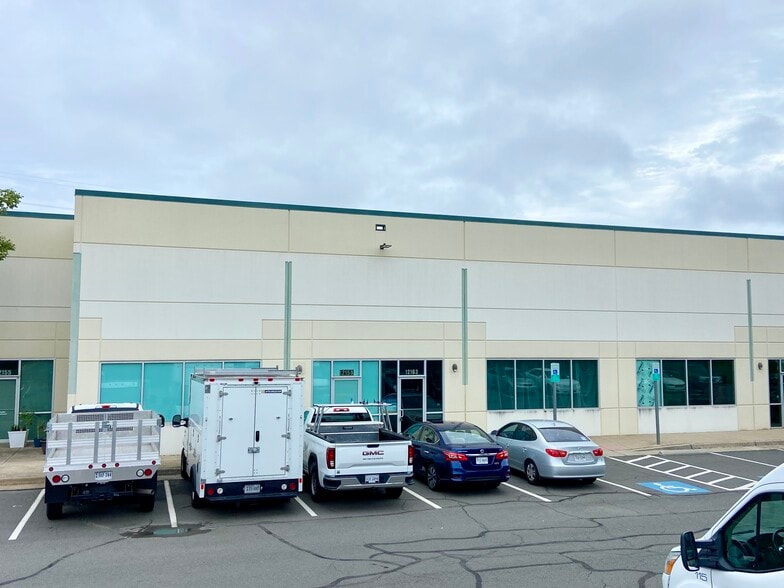 More Photos Of 12155-12215 Livingston Rd, Manassas Warehouse For Lease
