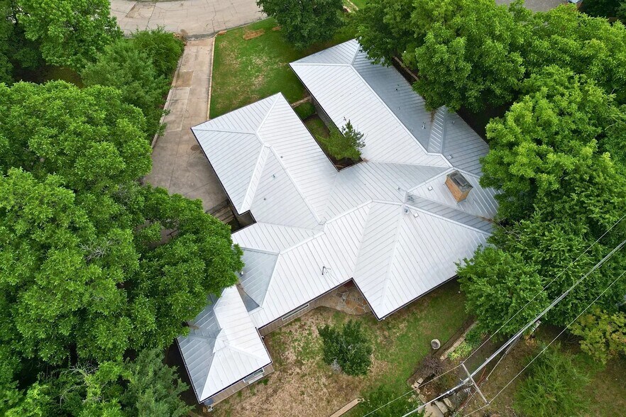 More Photos Of 921 NW 9th St, Grand Prairie Assisted Living For Sale