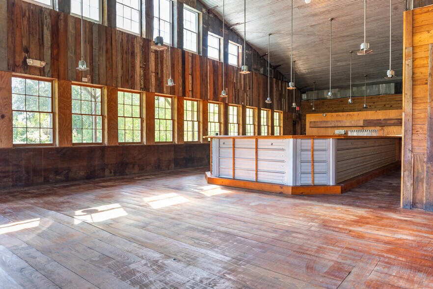 More Photos Of 9310 Baldridge Dr, Pensacola Restaurant For Sale