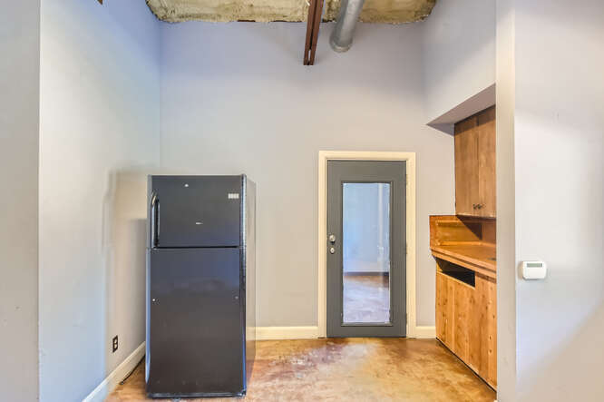 More Photos Of 513 Thompson Ln, Austin Flex For Lease