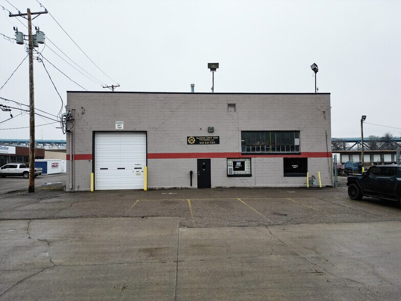 More Photos Of 2 Sexton Rd, McKees Rocks Distribution For Sale