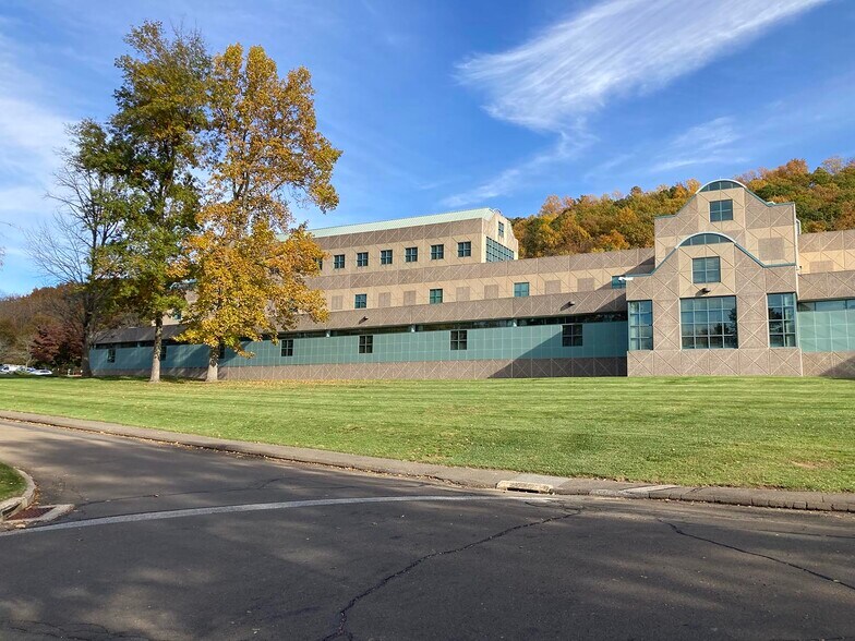 Primary Photo Of 71 Deerfield Ln, Meriden Office For Sale