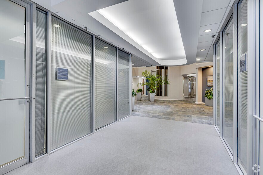 More Photos Of 140 Stoneridge Dr, Columbia Office For Lease