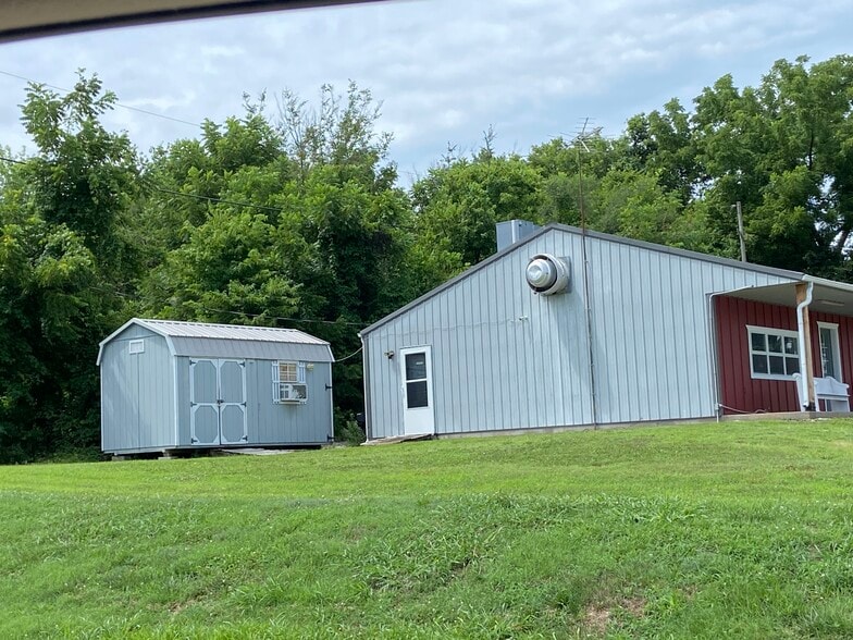 More Photos Of 215 S Washington Ave, Walnut Grove Restaurant For Sale