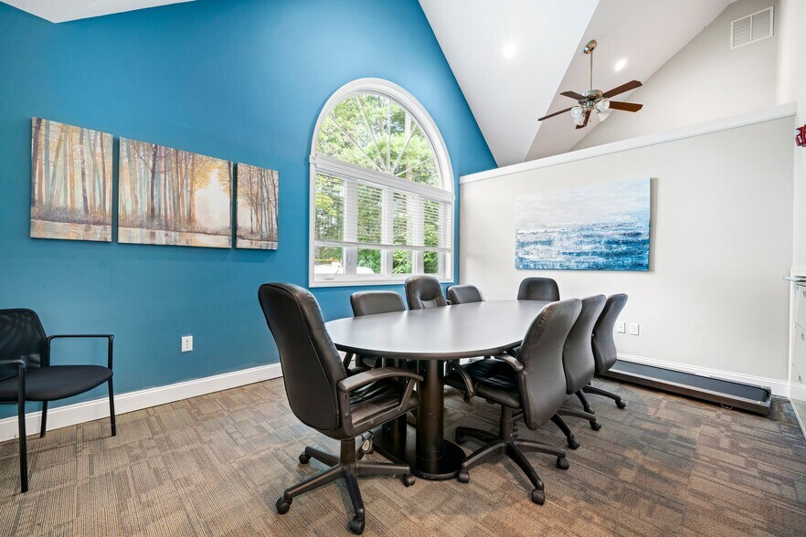 More Photos Of 1 Commons Dr, Londonderry Medical For Lease