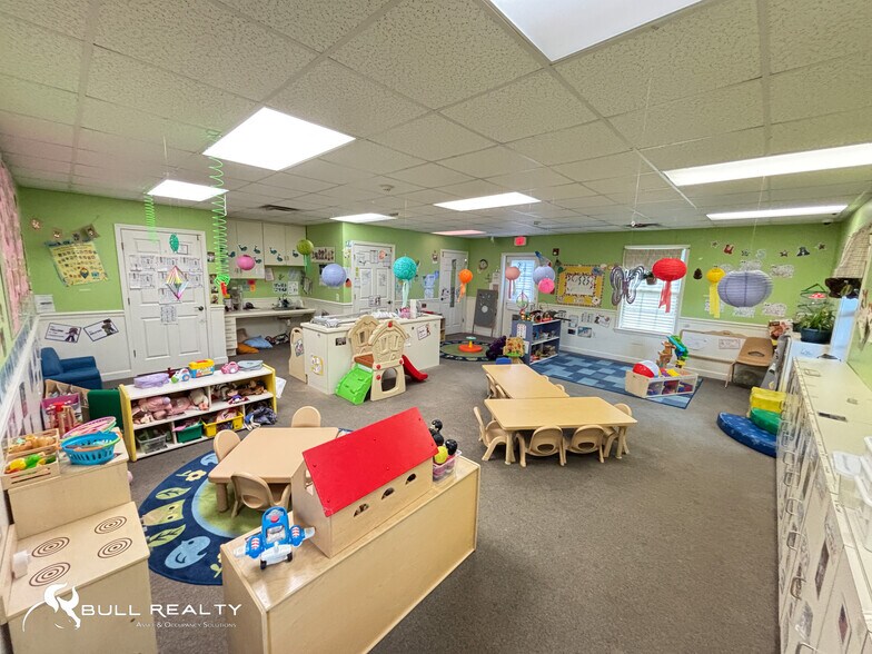 More Photos Of 231 Lana Dr, Gray Daycare Center For Sale