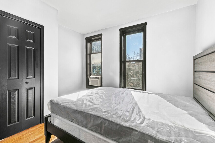 More Photos Of 518 E 83rd St, New York Apartments For Sale