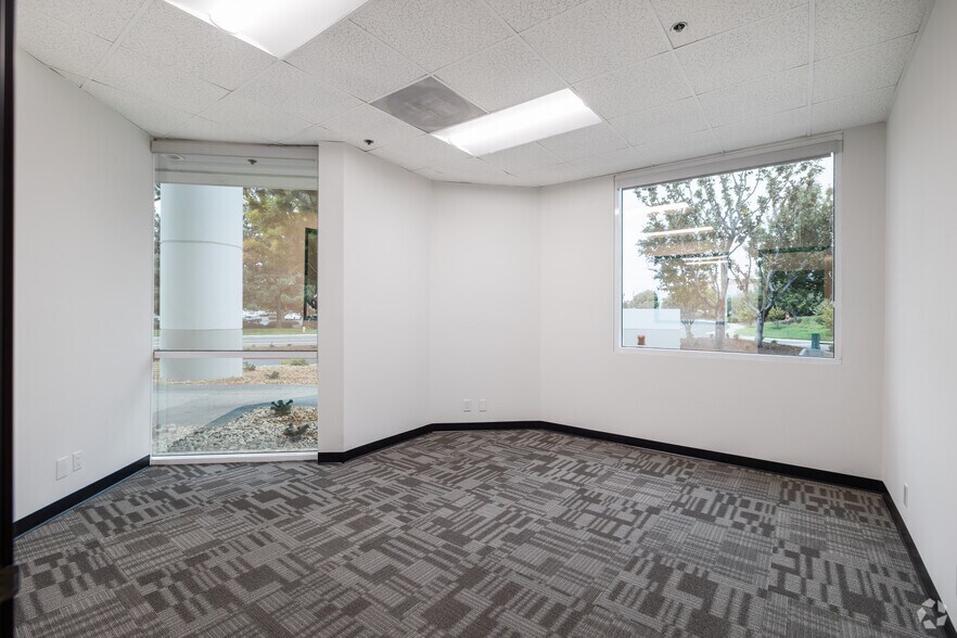 More Photos Of 1819 S Business Pky, Ontario Unknown For Lease