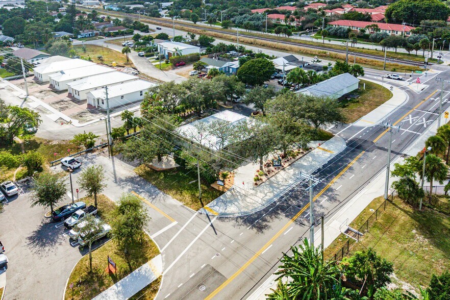 More Photos Of 112 SE 10th St, Delray Beach Office Residential For Lease