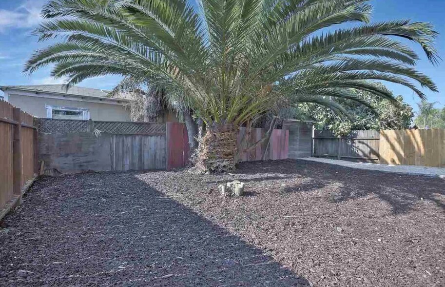 More Photos Of 1753 Church St, Oakland Specialty For Lease