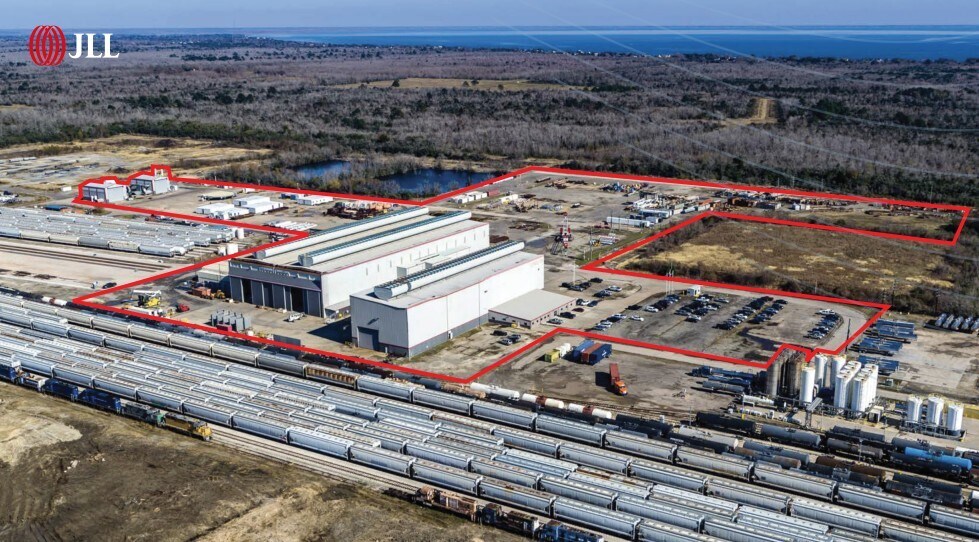 More Photos Of 2050 FM 1405 Rd, Baytown Manufacturing For Sale