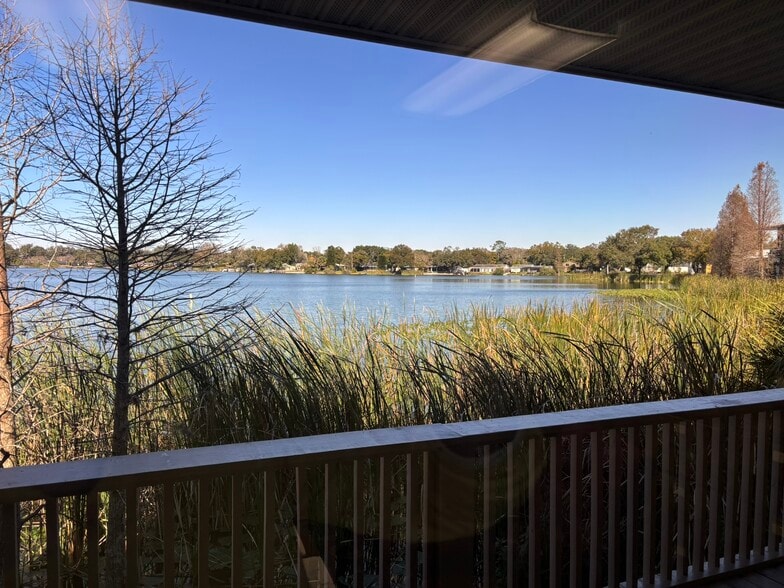 More Photos Of 2000 E Edgewood Dr, Lakeland Office For Lease