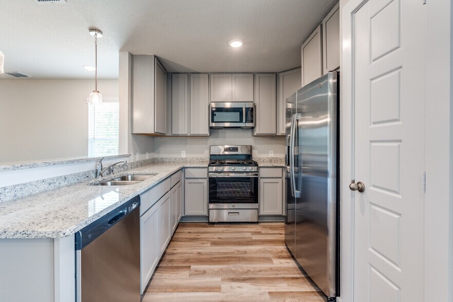 More Photos Of 723-735 Abigail Aly, San Antonio Multifamily For Sale