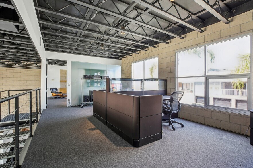 More Photos Of 411 30th St, Newport Beach Loft Creative Space For Sale