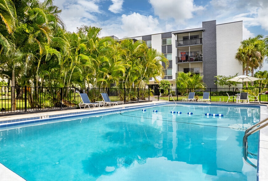 More Photos Of 120 47th Ave N, Saint Petersburg Apartments For Sale