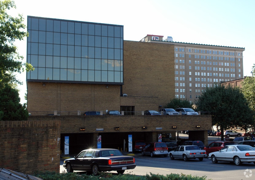 More Photos Of 1000 Fifth Ave, Huntington Medical For Lease