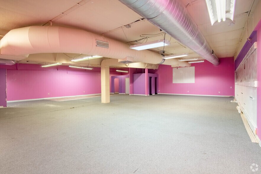 More Photos Of 2024-2050 S Stoughton Rd, Madison General Retail For Sale