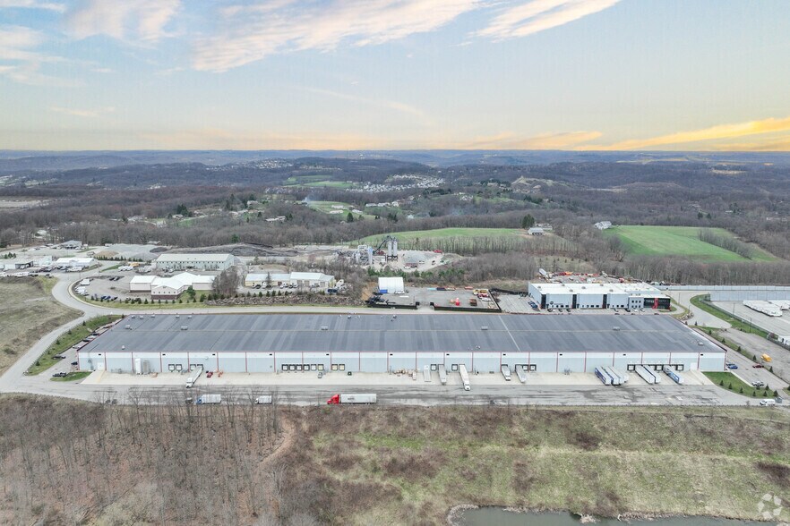 More Photos Of 108 Tomlinson Dr, Zelienople Warehouse For Lease