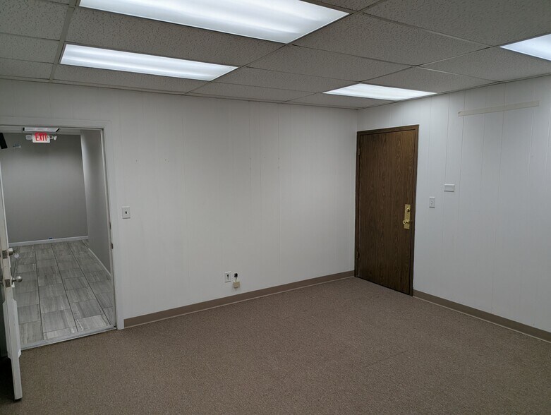 More Photos Of 7501 N University St, Peoria General Retail For Lease