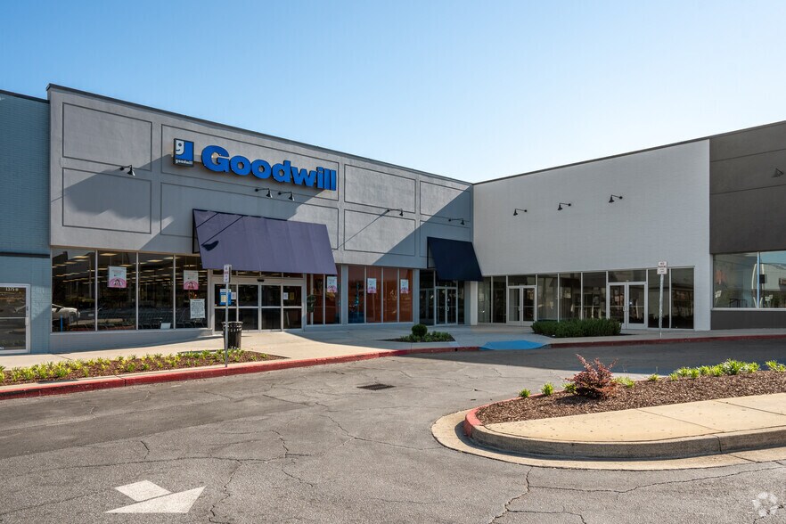 More Photos Of 1255-1355 Roswell Rd, Marietta Unknown For Lease