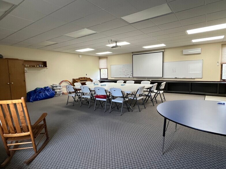 More Photos Of 3736 State Street Rd, Bay City Office For Lease