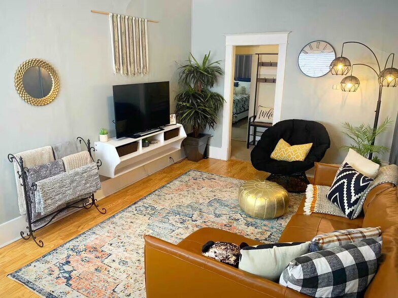 More Photos Of 204 S Meridian, Puyallup Apartments For Sale