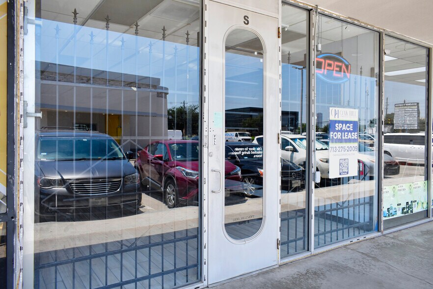 More Photos Of 3330 Hillcroft Ave, Houston Unknown For Lease