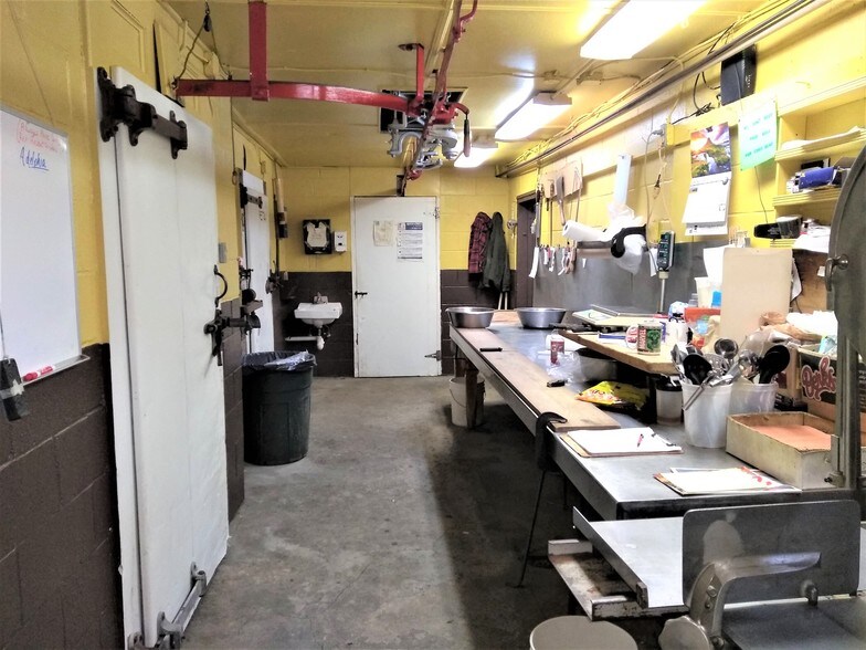 More Photos Of 124 Mahoning Dr E, Lehighton Storefront For Sale