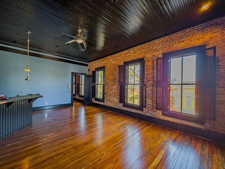 More Photos Of 105-111 W Central, Valdosta Storefront Retail Office For Sale