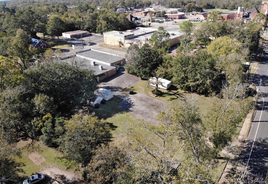 More Photos Of 420 Johnson St SE, Dawson Storefront Retail Office For Sale