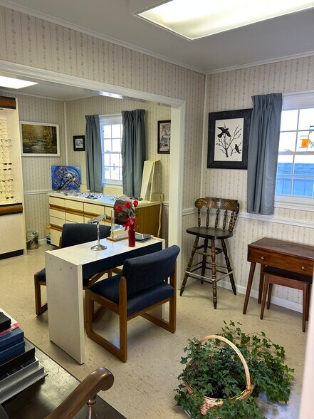 More Photos Of 15 Irving Ave, Granville Office For Sale