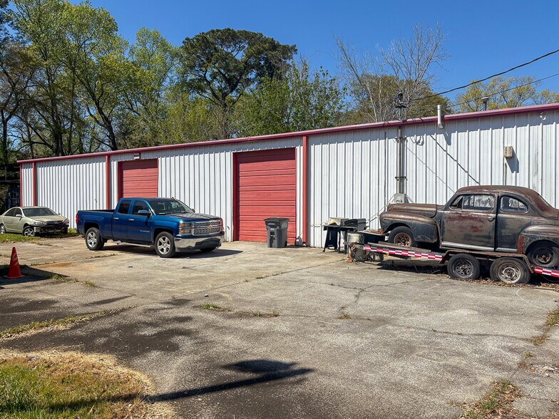 More Photos Of 6921 Stall Rd, Charleston Auto Repair For Lease