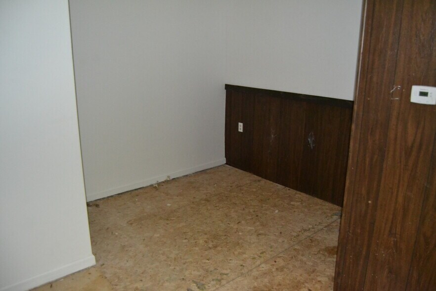 More Photos Of 28 Old Colony Rd, Gaylord Industrial For Sale