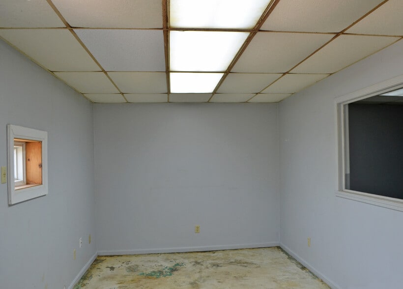 More Photos Of 10027 Railroad St, Lake City Warehouse For Sale