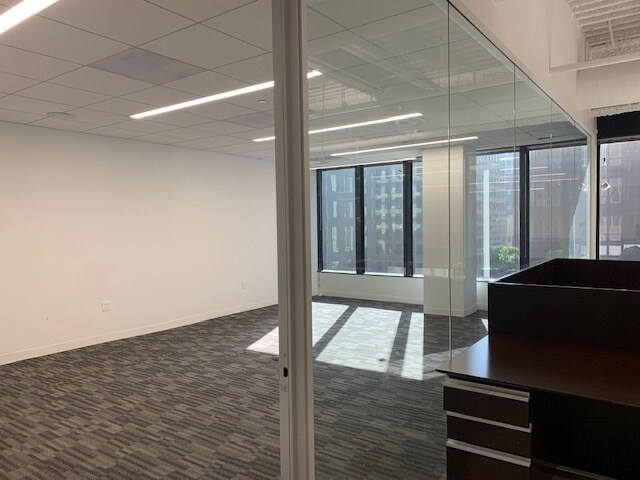 More Photos Of 700 S Flower St, Los Angeles Office For Lease