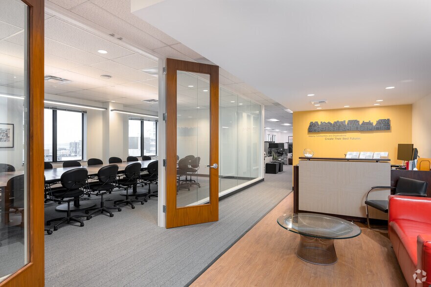 More Photos Of 2200 6th Ave, Seattle Office For Lease