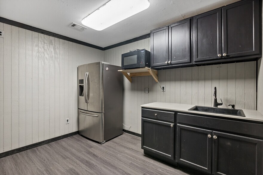 More Photos Of 9259 Hwy 290 E Hwy, Chappell Hill Auto Repair For Sale